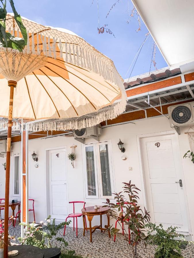 Tropical Paradiso Homestay Banyuwangi  Luaran gambar