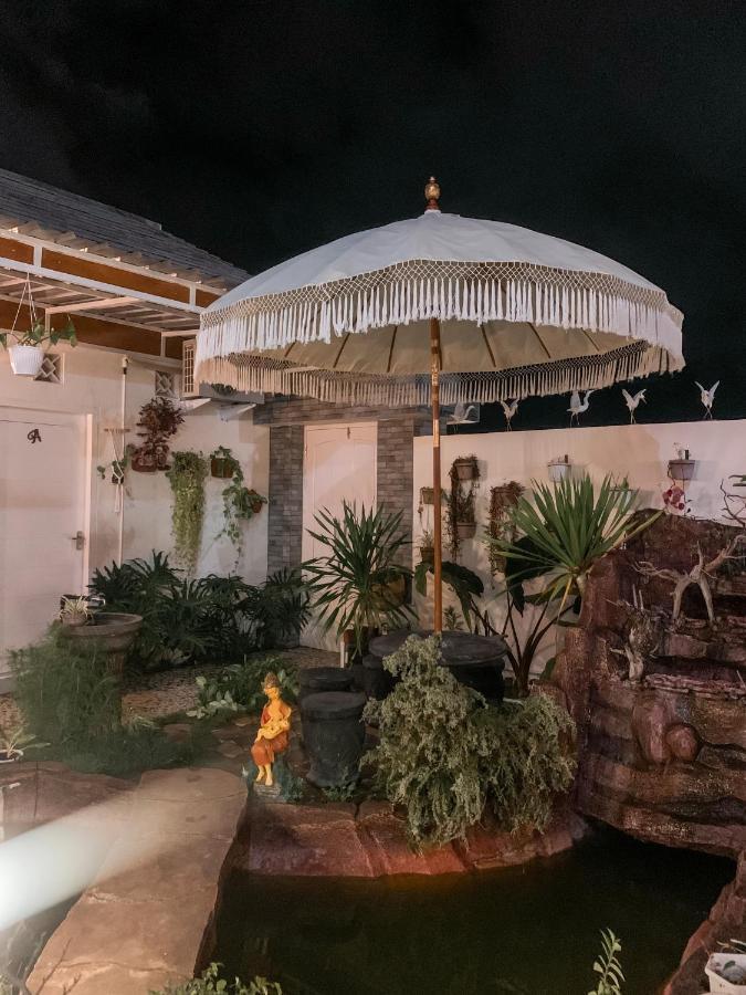 Tropical Paradiso Homestay Banyuwangi  Luaran gambar