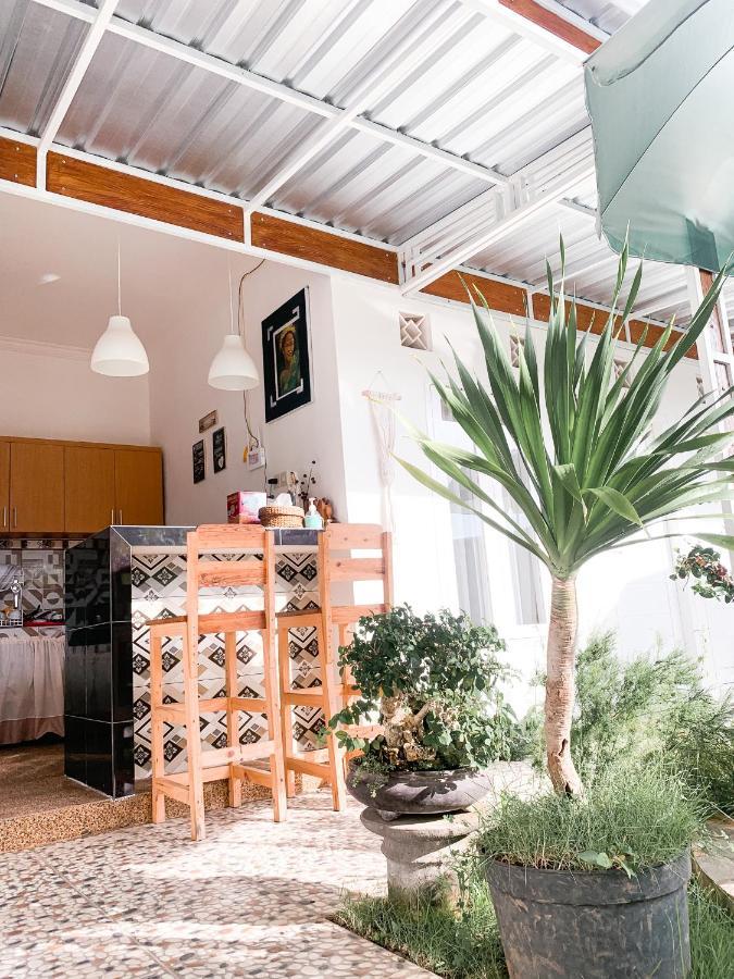 Tropical Paradiso Homestay Banyuwangi  Luaran gambar