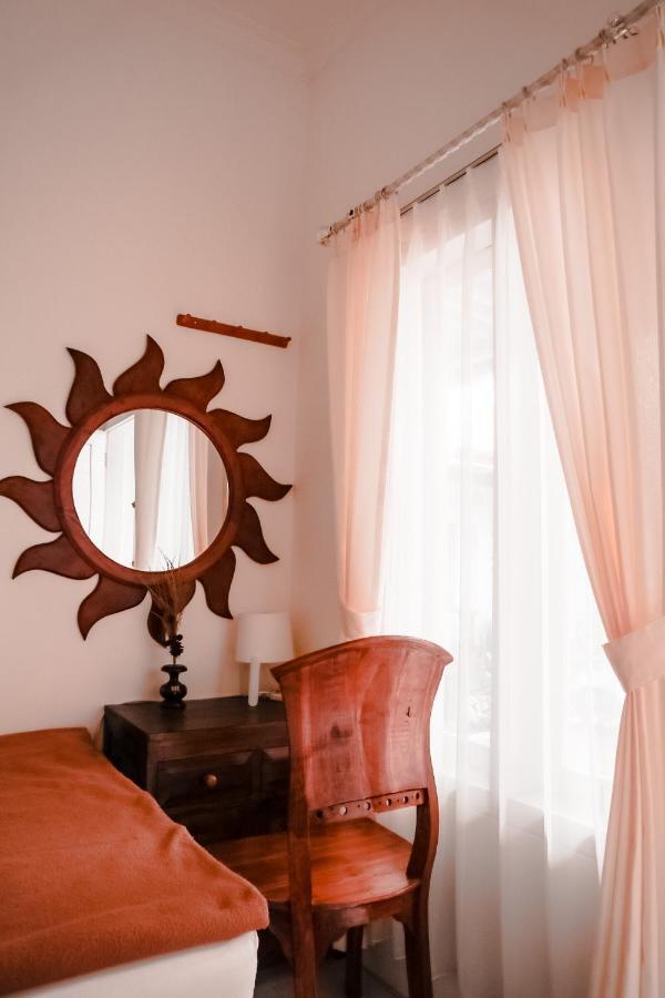 Tropical Paradiso Homestay Banyuwangi  Luaran gambar
