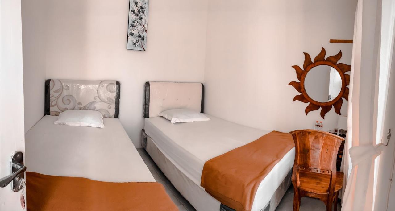 Tropical Paradiso Homestay Banyuwangi  Luaran gambar