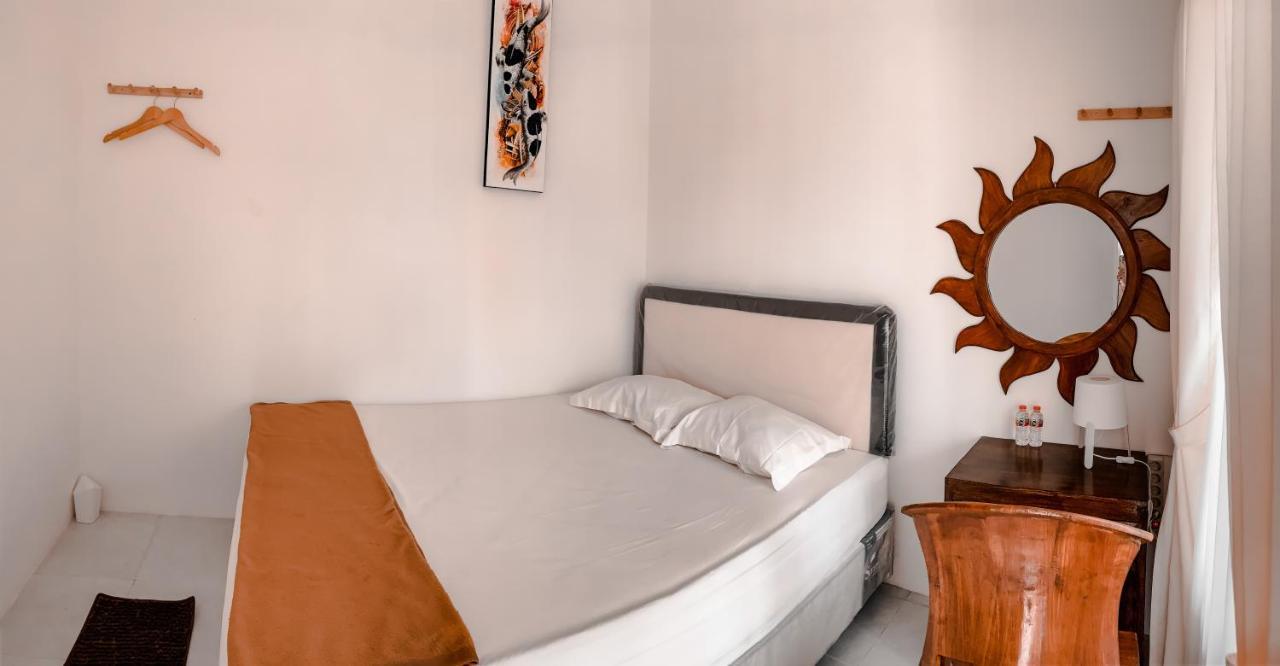 Tropical Paradiso Homestay Banyuwangi  Luaran gambar